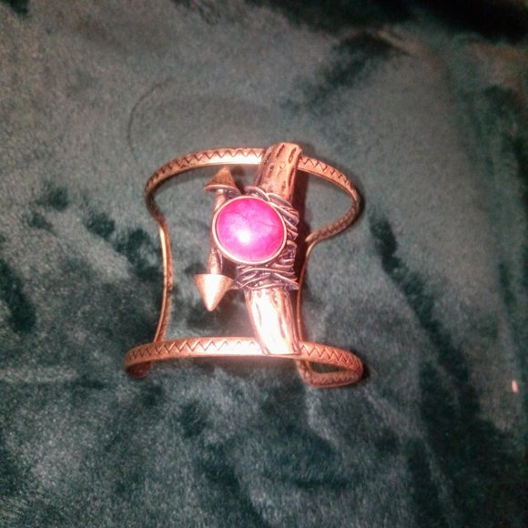 NEW Adjustable Antiqued Gold Cuff Bracelet with Pink Stone - Picture 13 of 13